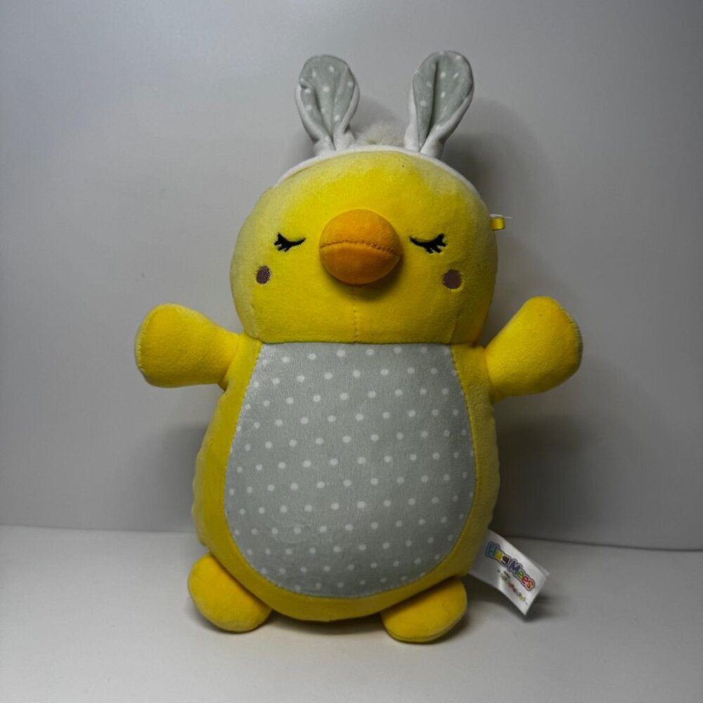 Squishmallows Aimee The Yellow Chick Hugmee Plush Toy - Picture 4 of 5